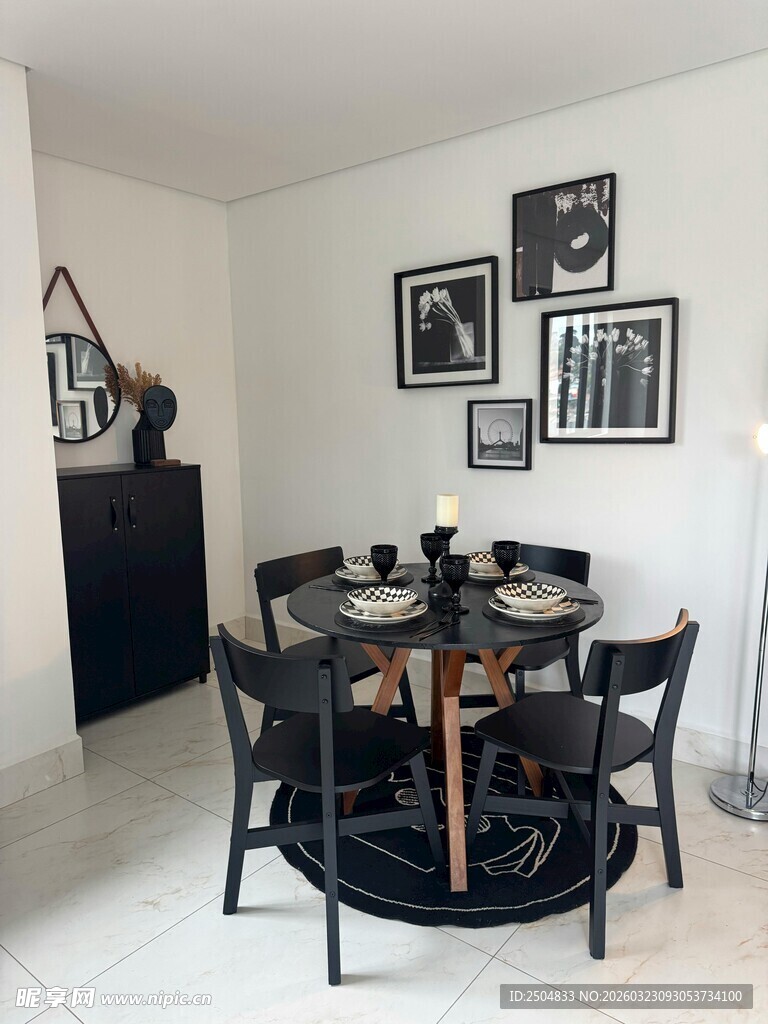 简约风餐厅室内布置展示