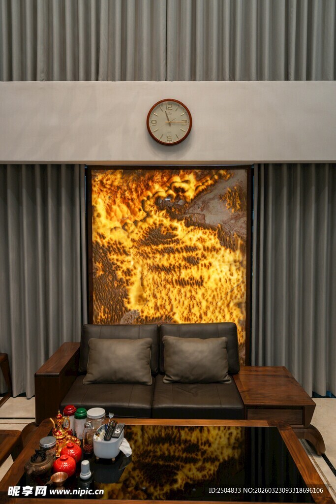 现代客厅的艺术装饰场景