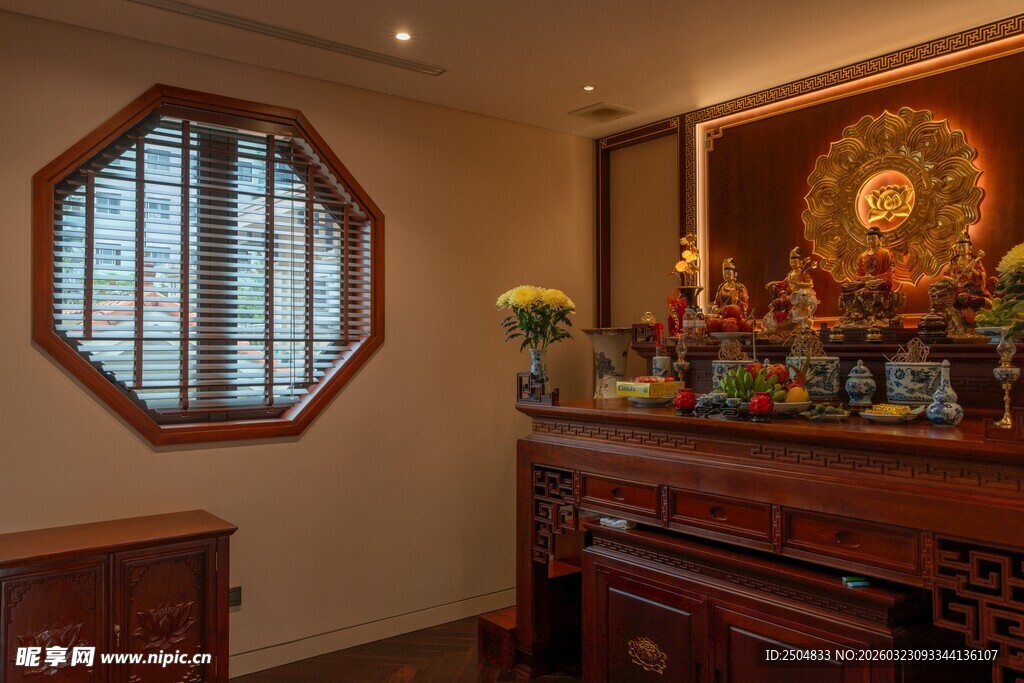 中式典雅室内酒柜与八角窗