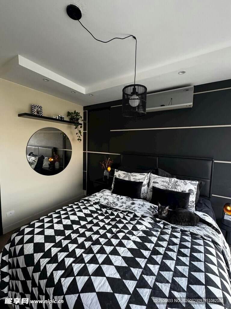 黑白几何风卧室床铺展示