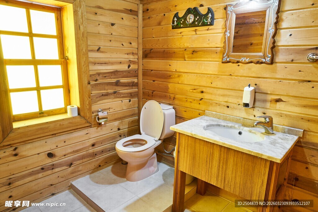 木质浴室的温馨一角