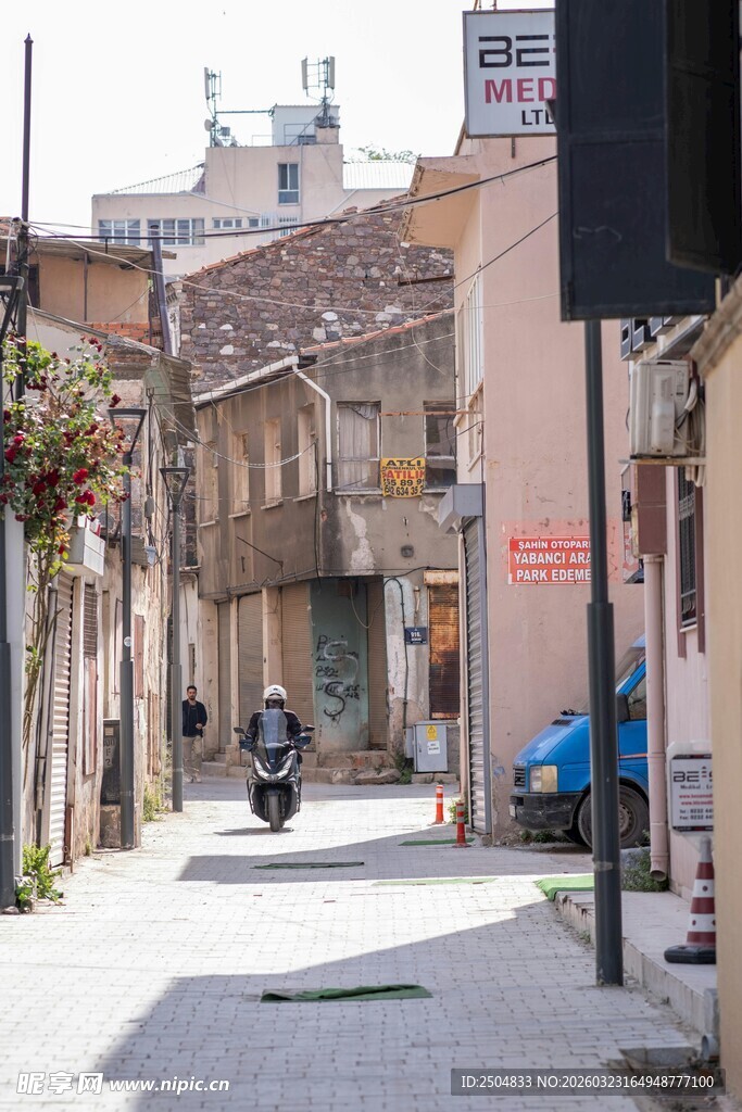  洲小镇的静谧街道