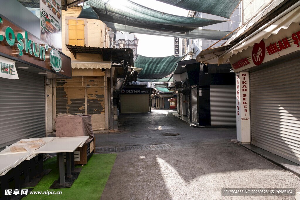 日式小巷的静谧日常