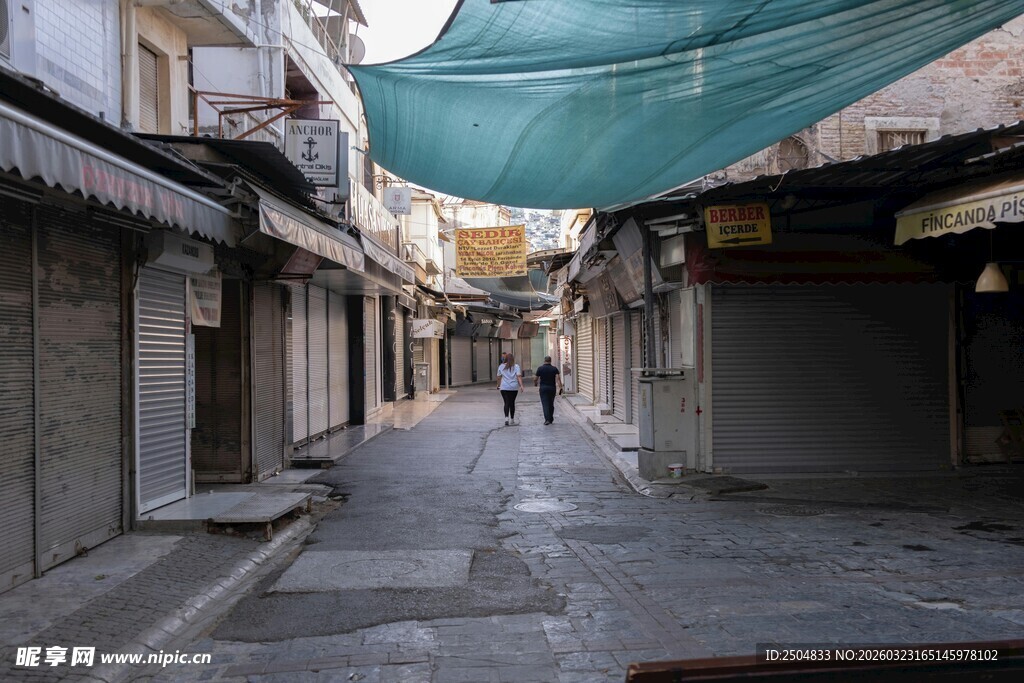 古巷行人 静谧的时光角落