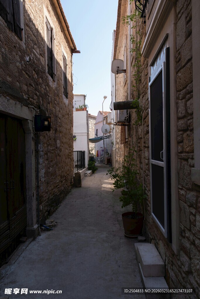 古朴小巷静谧美好