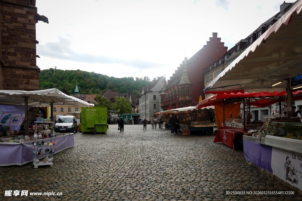  洲小镇热闹集市街景