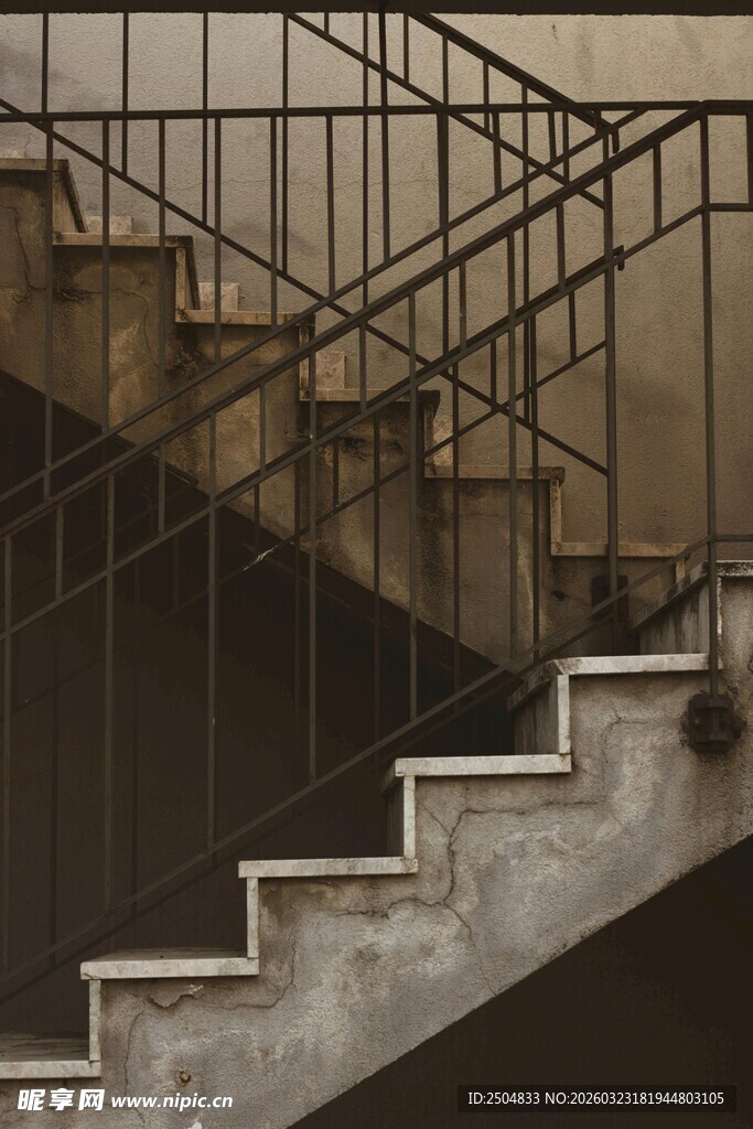 工业风铁艺楼梯设计