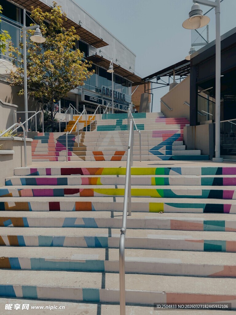 彩色涂鸦楼梯 城市艺术风景