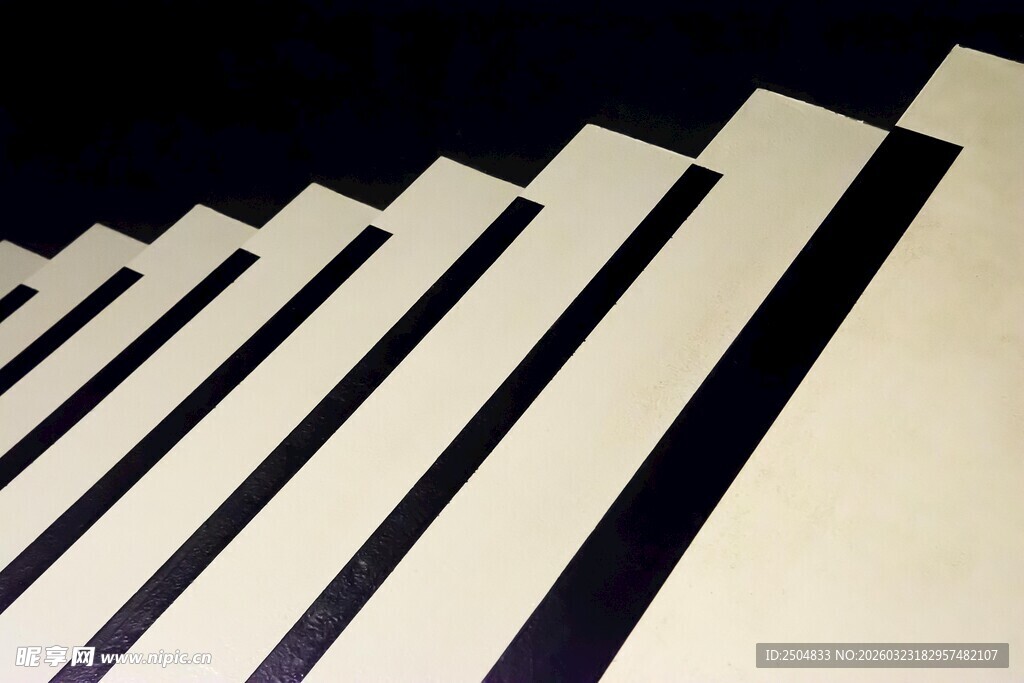 整齐排列的条状物体