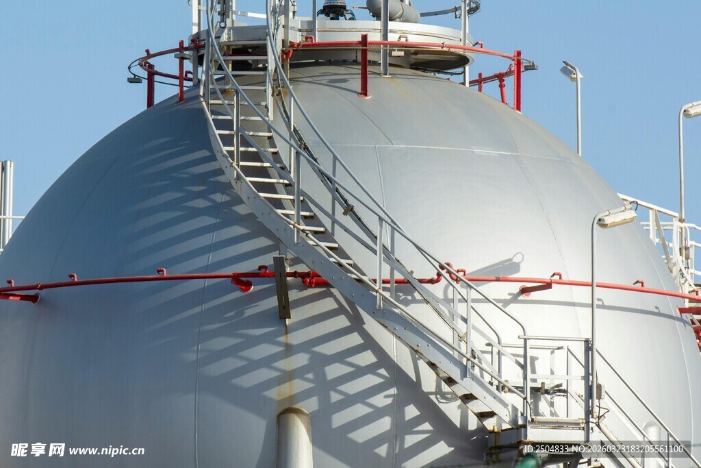 大型储油罐及附属攀爬设施