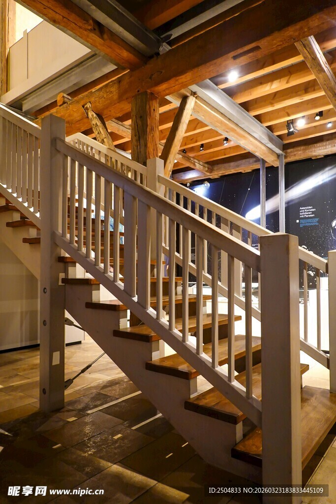 木质室内楼梯设计展示