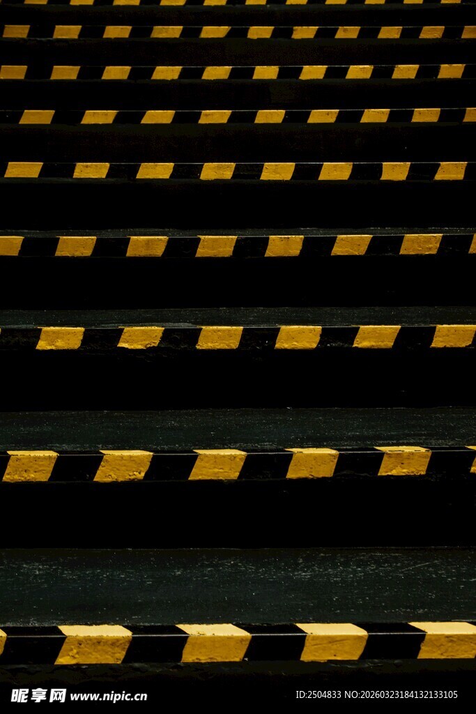 黑黄相间条纹警示图案