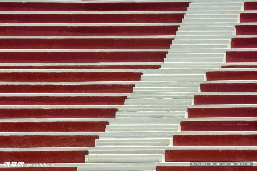 红白相间的阶梯