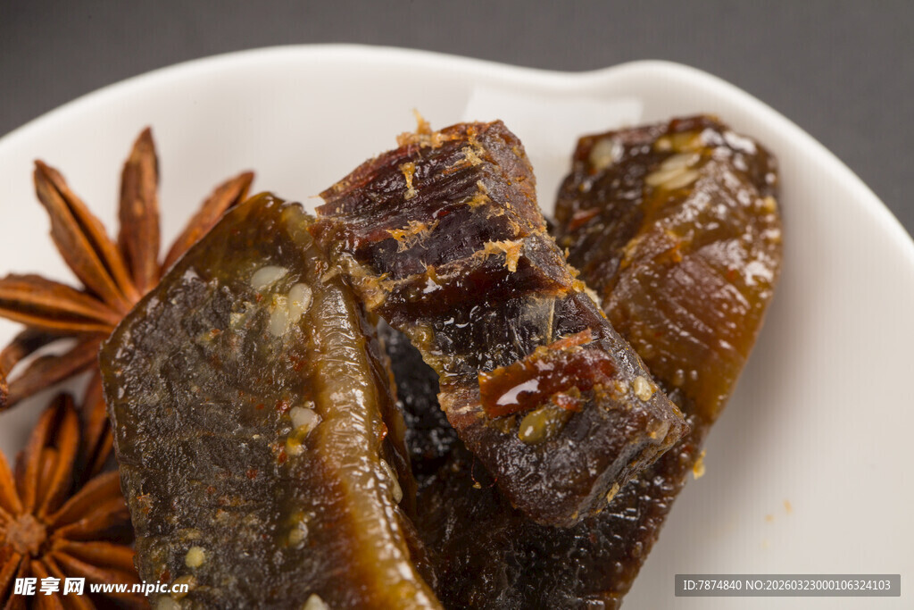 美味卤牛肉配八角香料