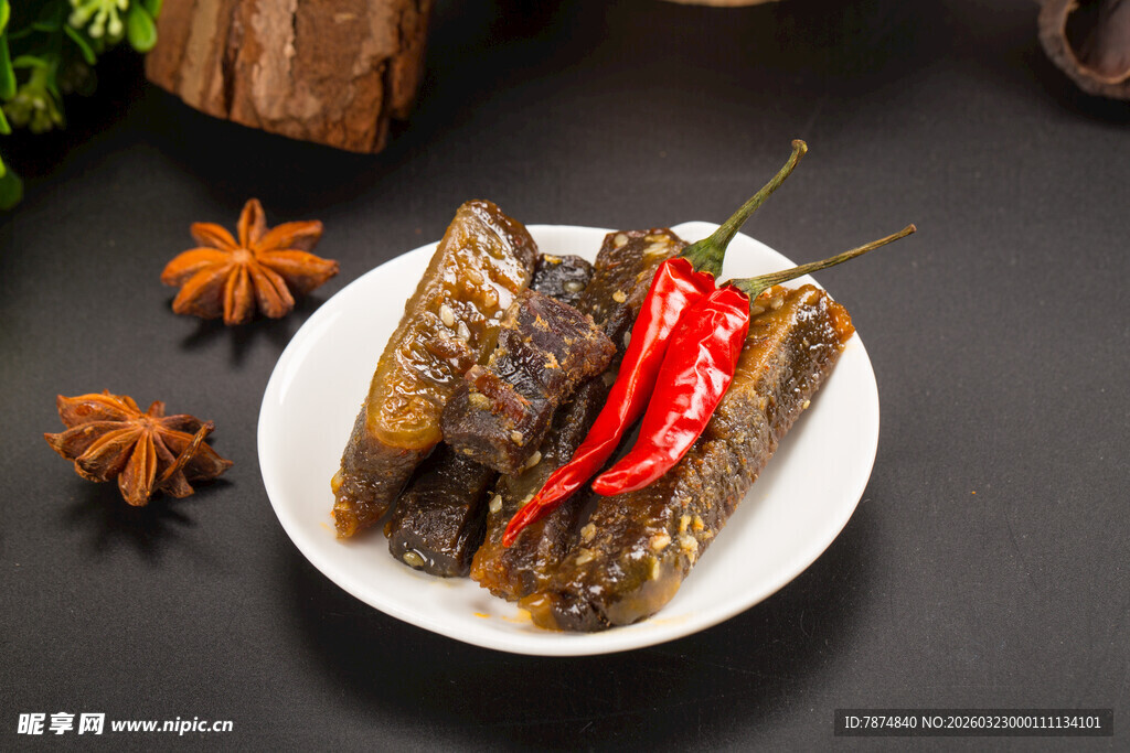 香辣卤牛肉摆盘中