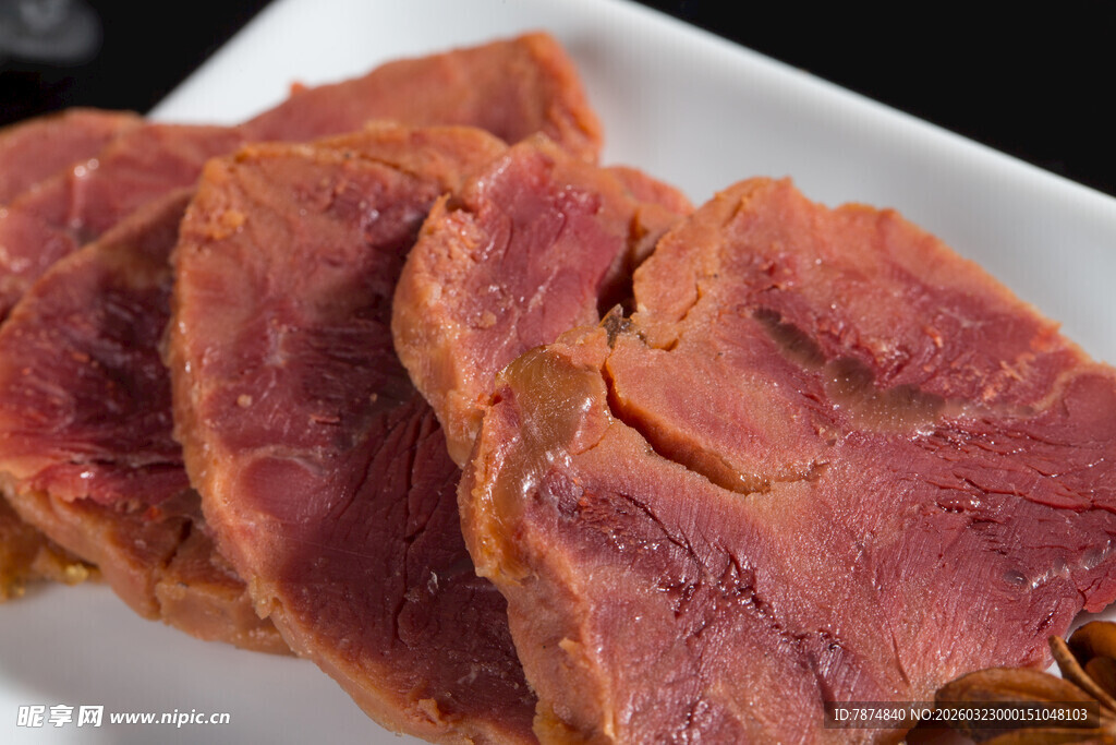 美味酱牛肉切片摆盘