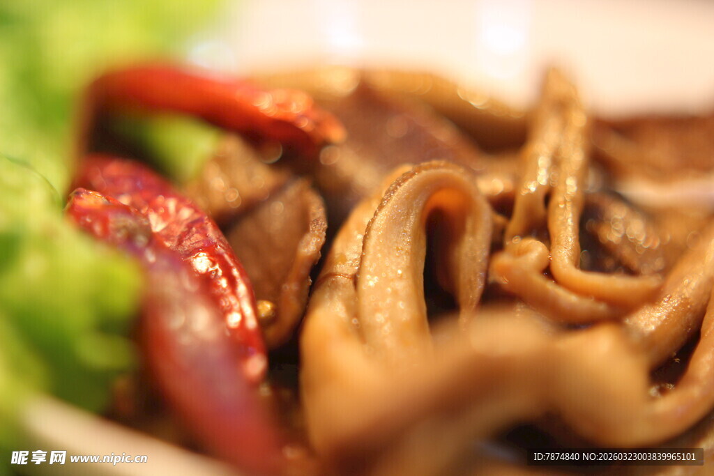 香辣美味的卤鸭肠