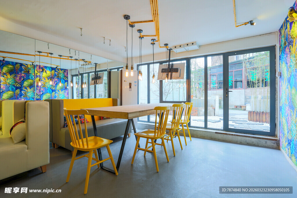现代多彩餐厅室内场景