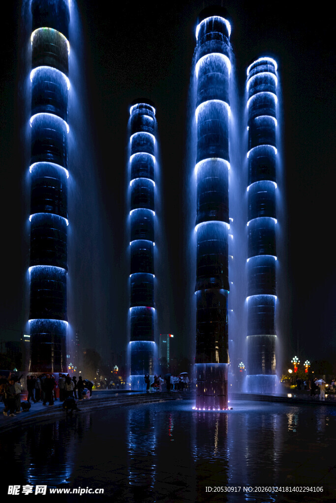 成都SKP生机之塔灯光夜景