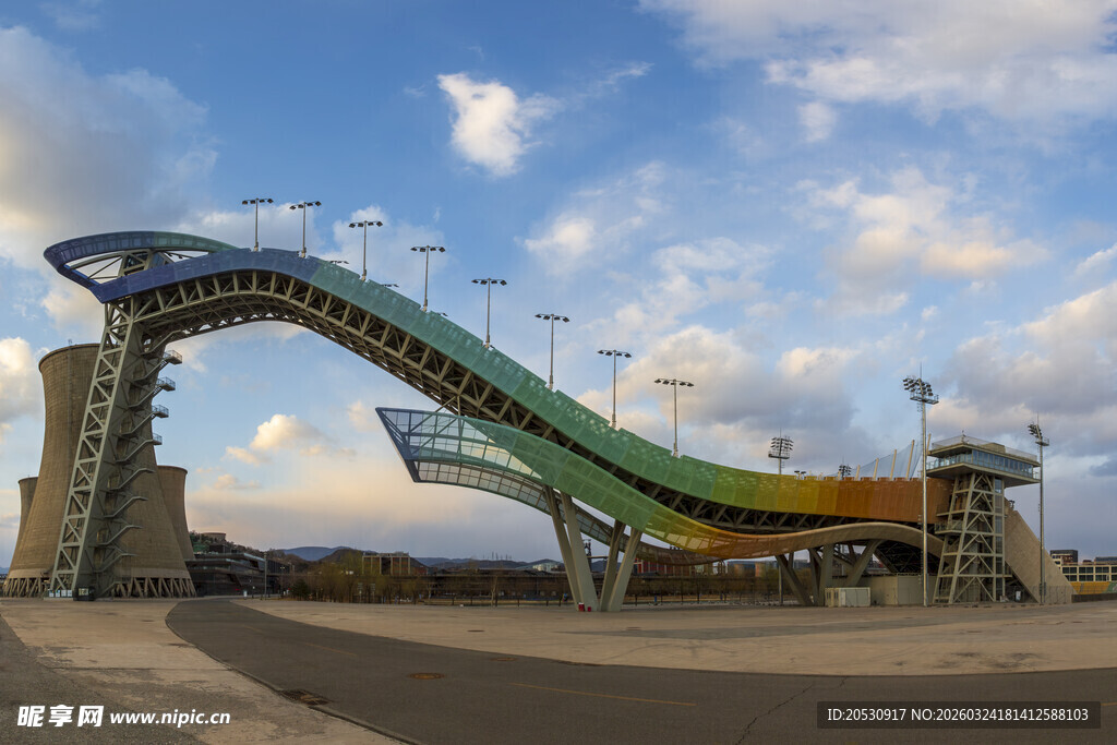 北京首钢园大跳台日落