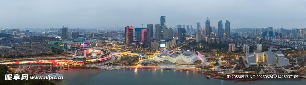苏州狮山文化广场夜景
