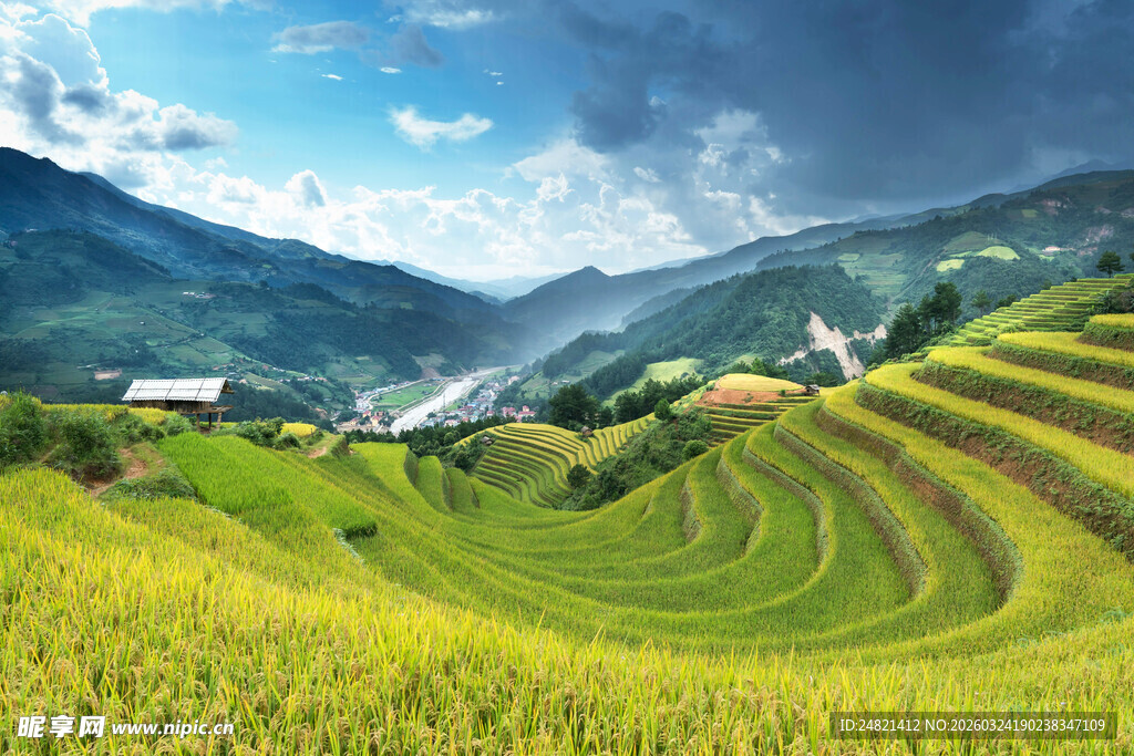 山间梯田美景