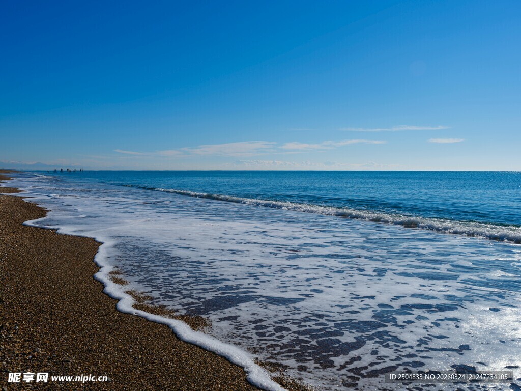 海边美景 海浪轻拍沙滩