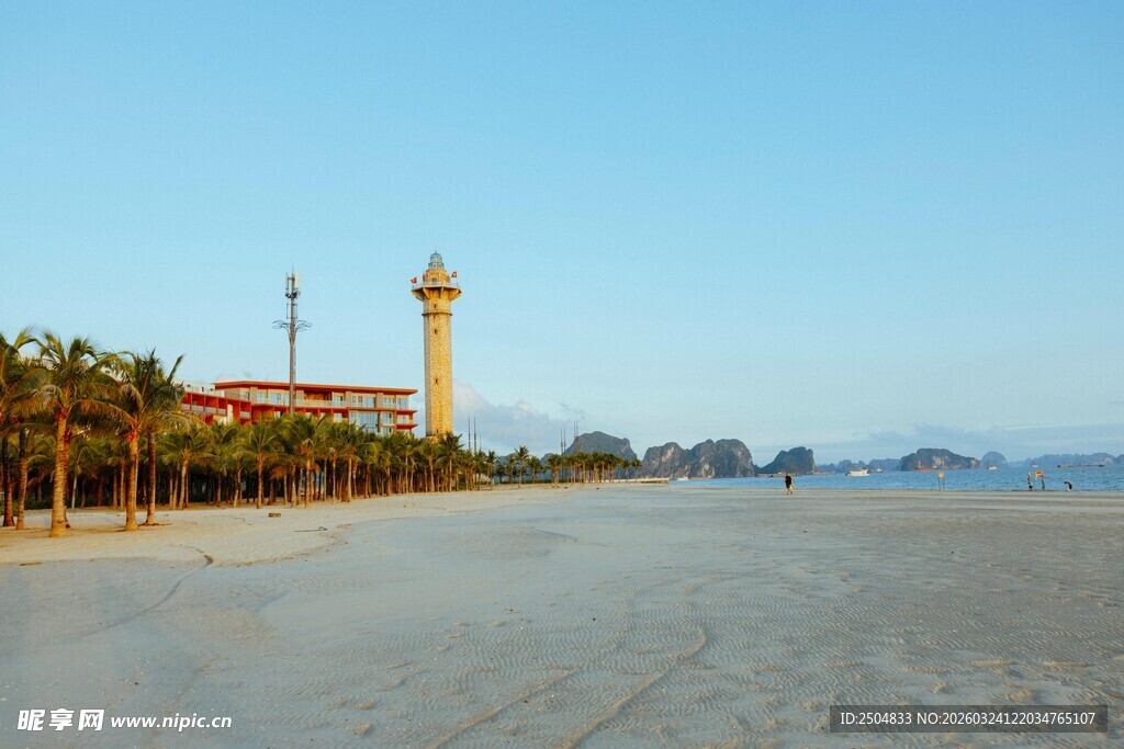 海滨风光 远处灯塔矗立