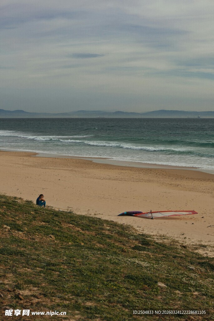 海边草地风景 静谧美好