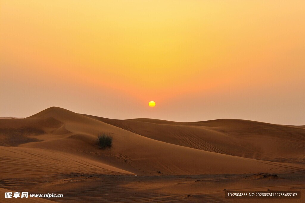  漠日落美景