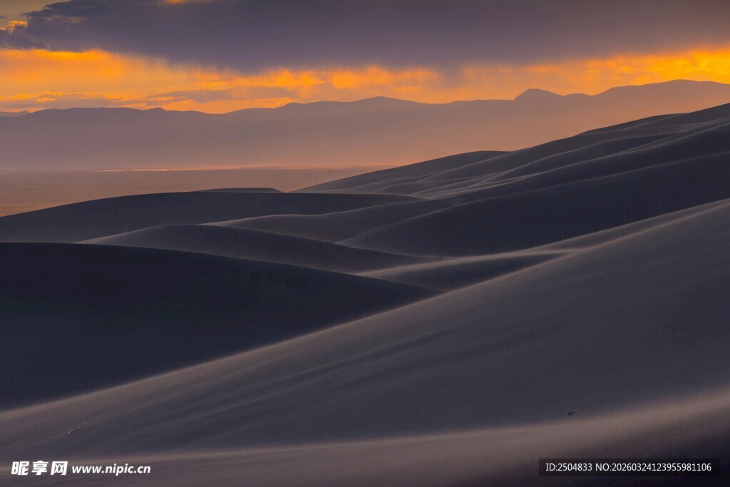  漠黄昏 壮美沙丘景观