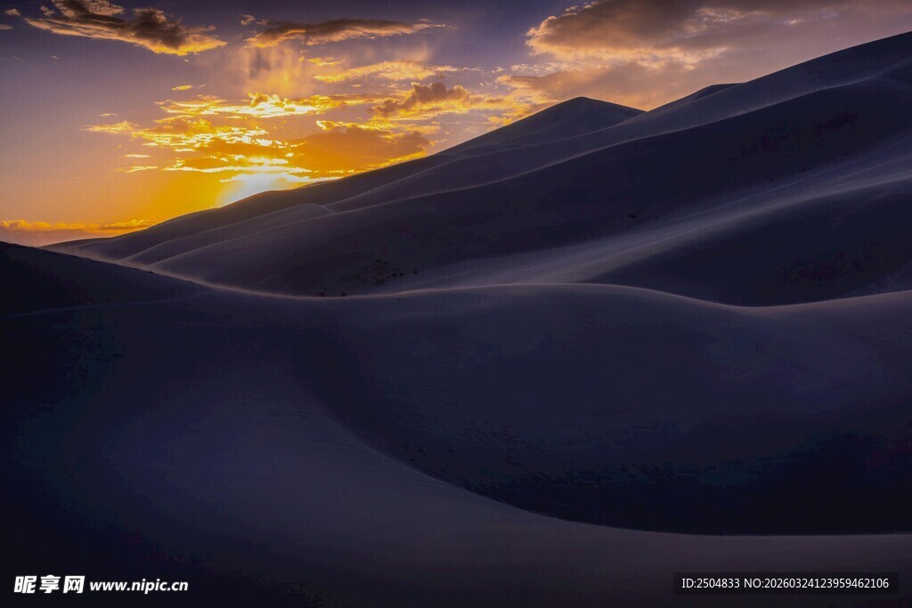  漠日落壮丽美景
