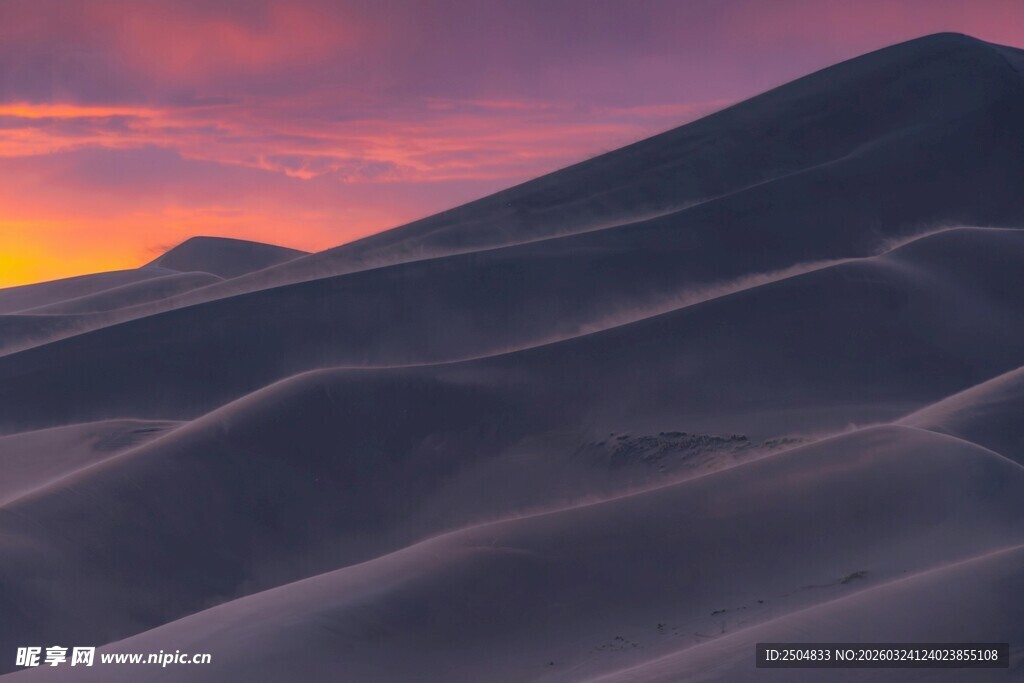  漠日落壮丽景观