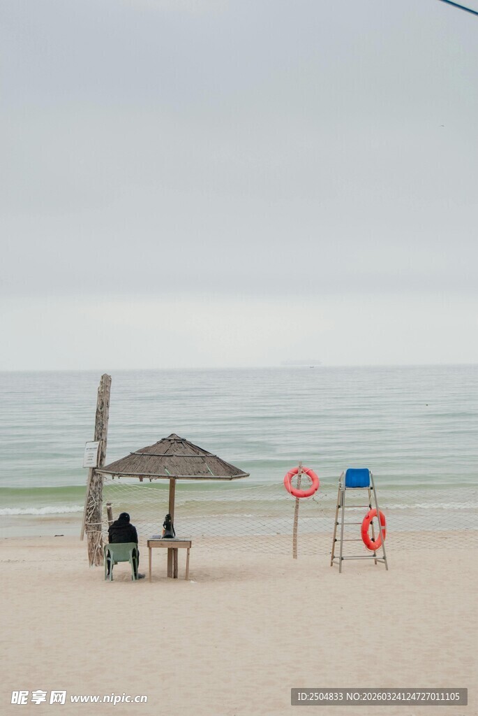 海滩休闲场景