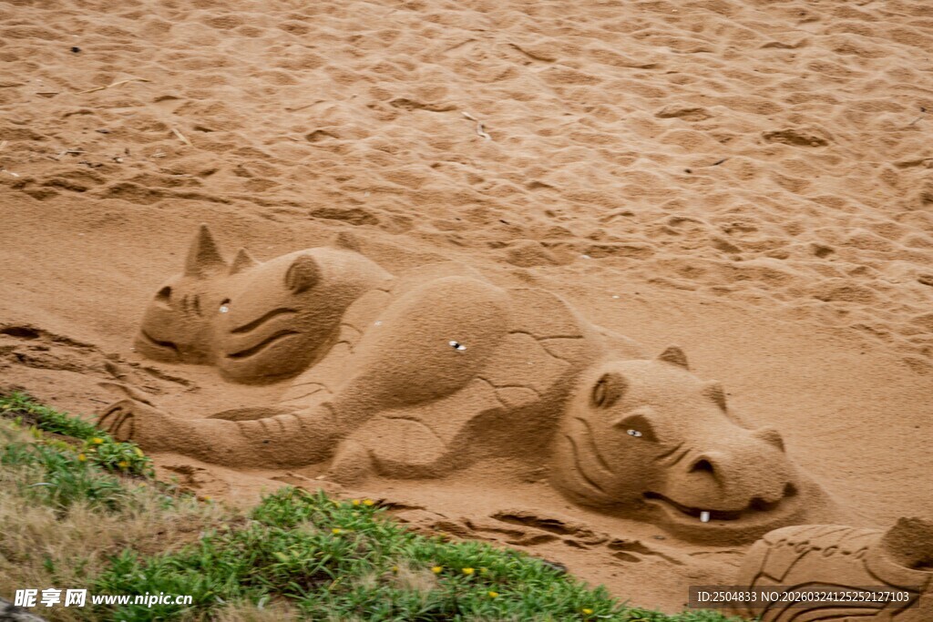 沙滩上的河马沙雕作品