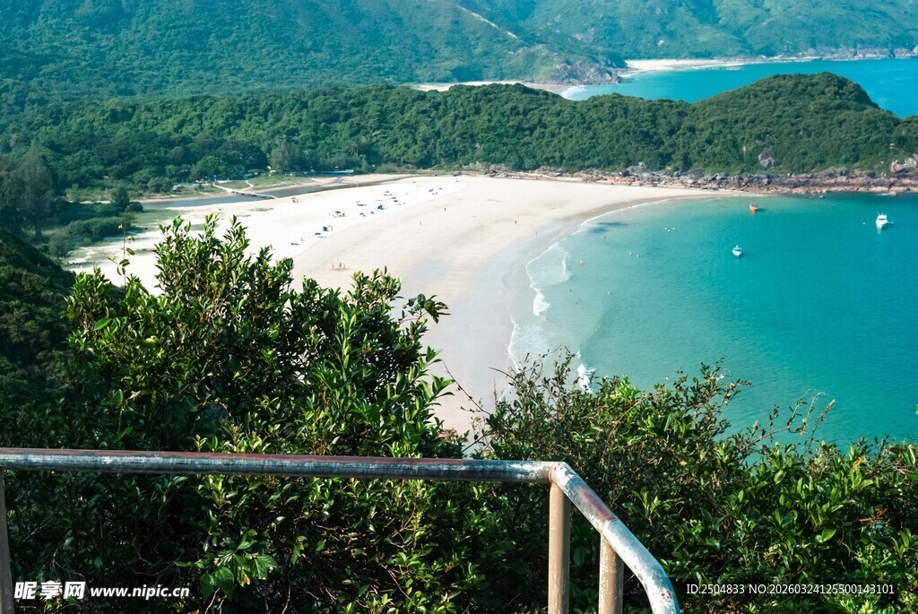 俯瞰美丽的碧海白沙景观