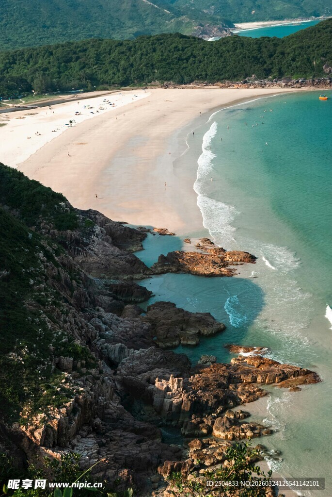 美丽海滨沙滩俯瞰景观