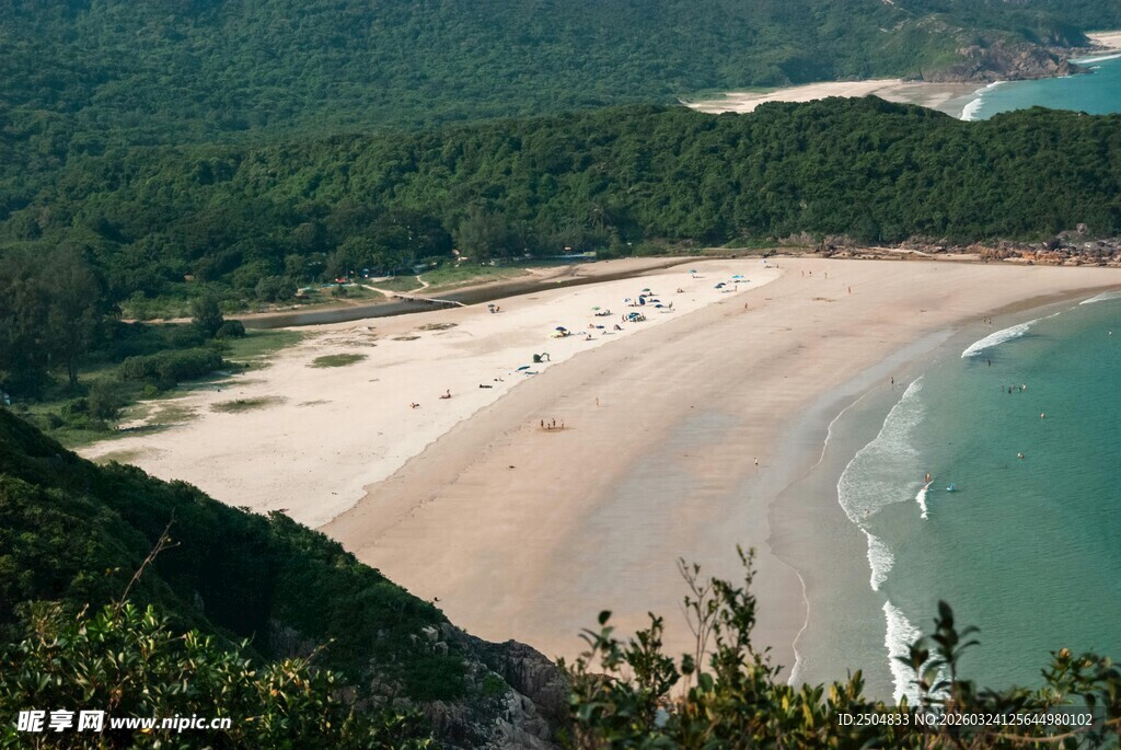 美丽海滩自然风光俯瞰图