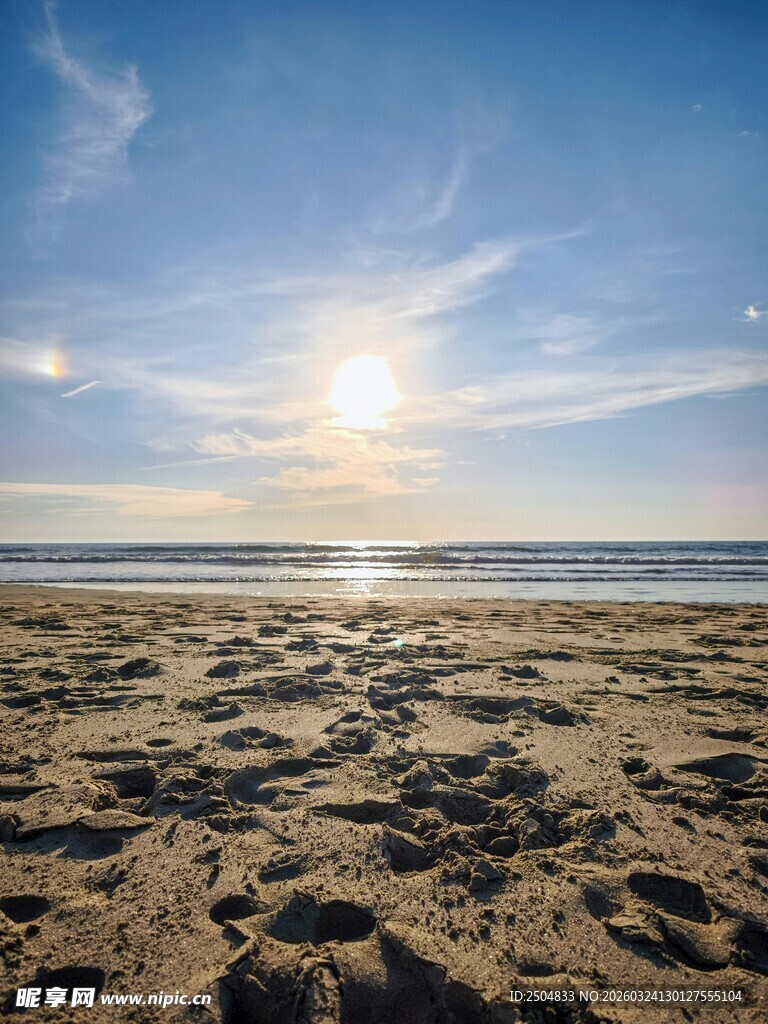 海边日出沙滩美景