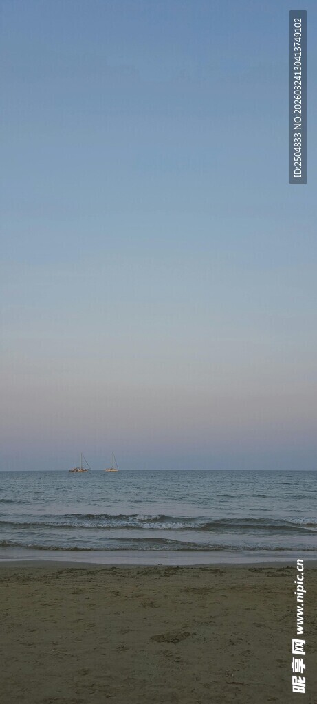 宁静海滩 蓝天碧海之景