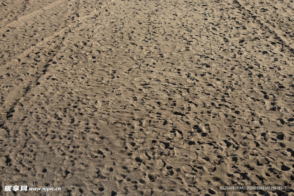 粗糙质感的沙土地面