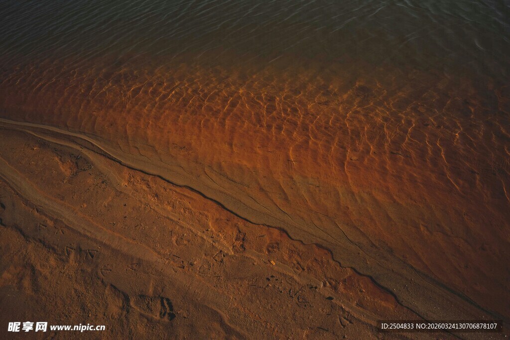  漠中的壮丽纹理景观