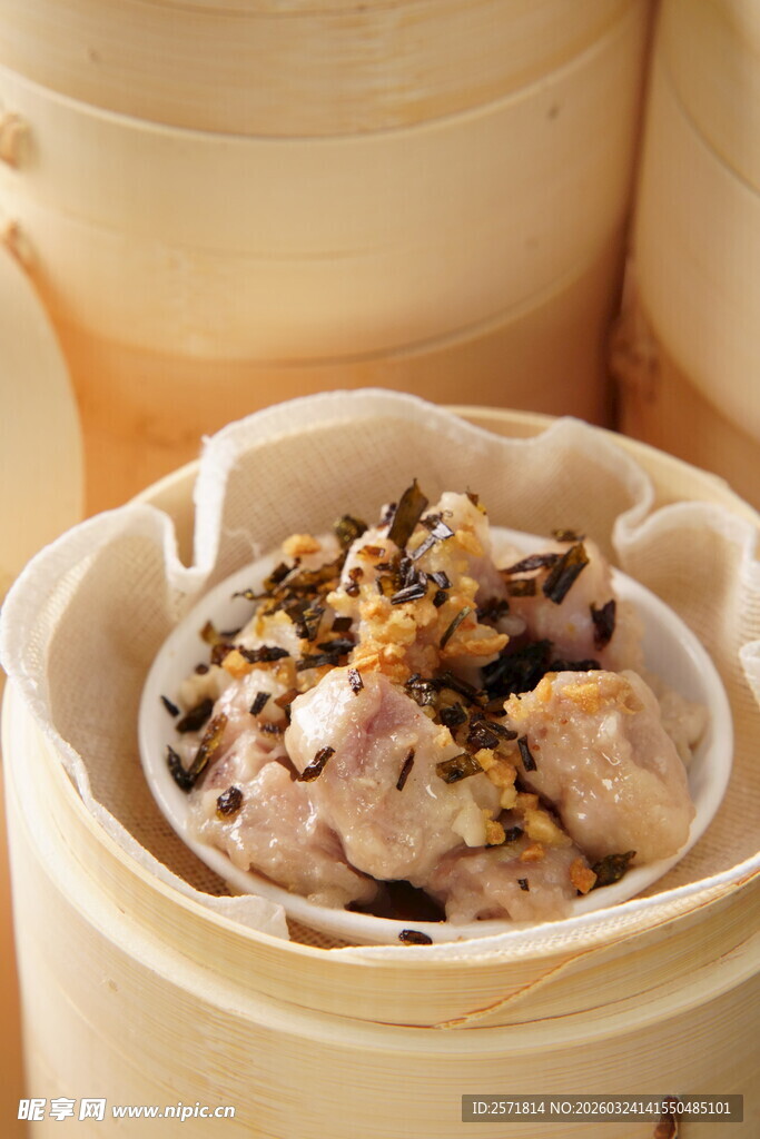 豉汁蒸排骨 馅料丰富诱人