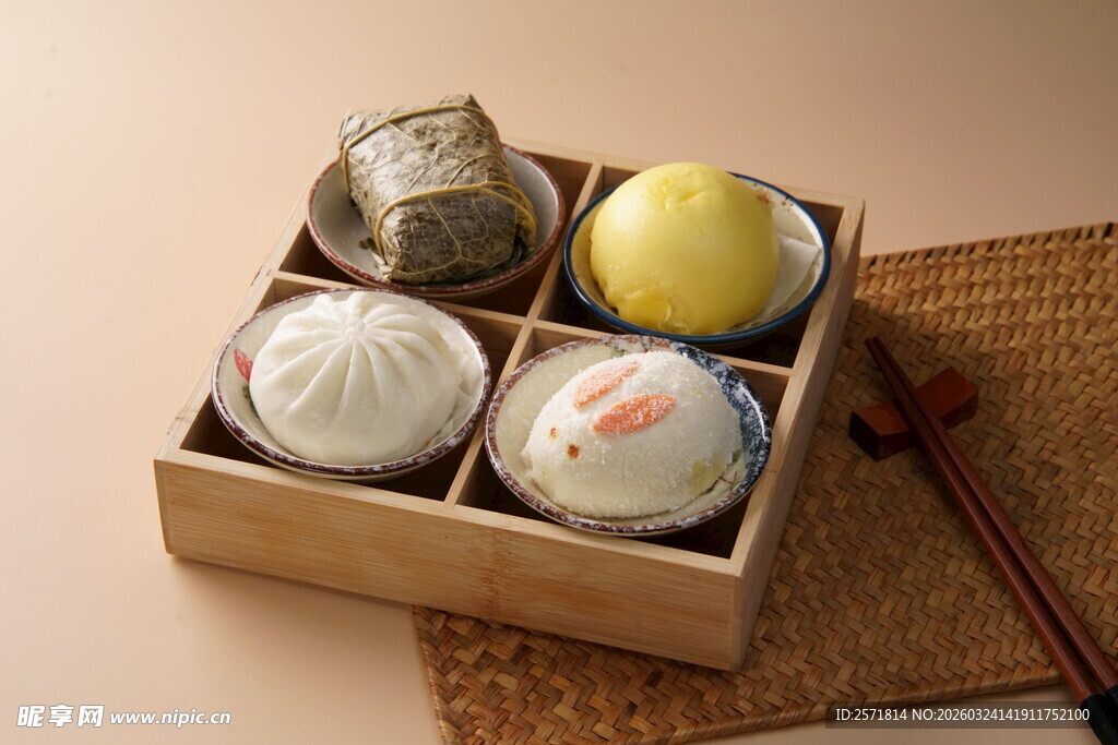 日式点心礼盒展示