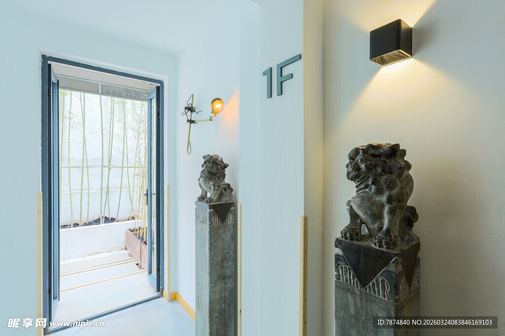 室内走廊的石雕装饰景观