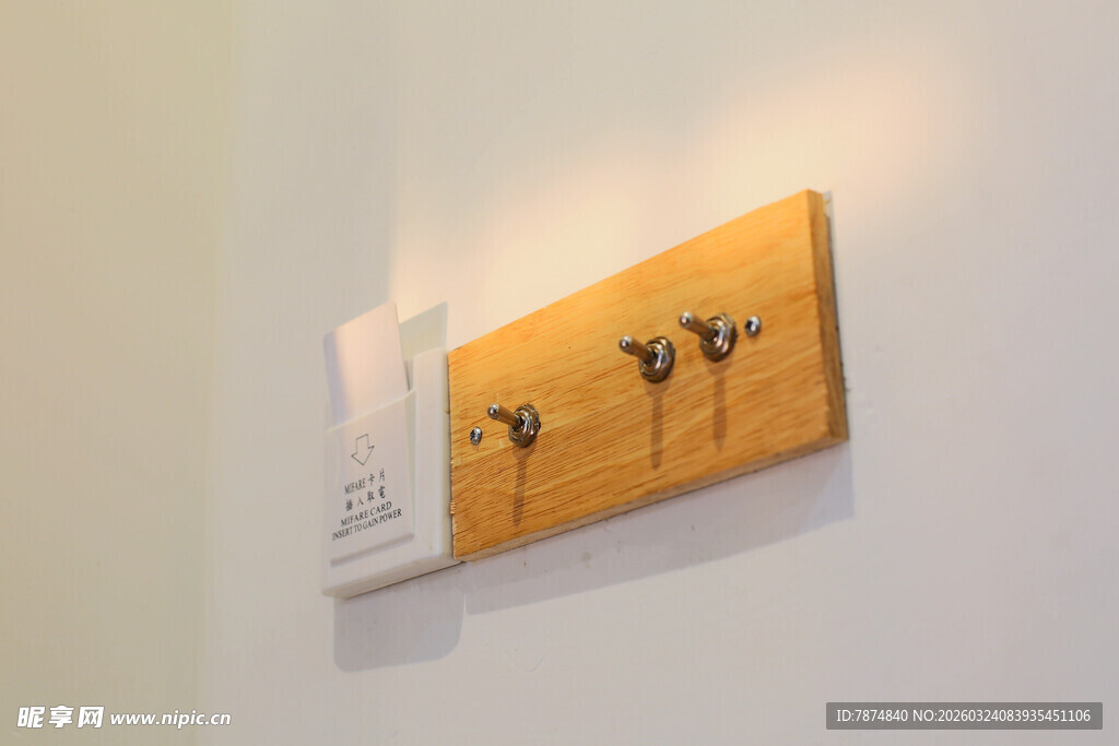 墙上简约装饰画展示