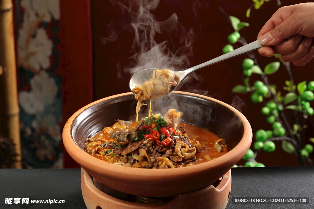 热气腾腾的  杀猪菜