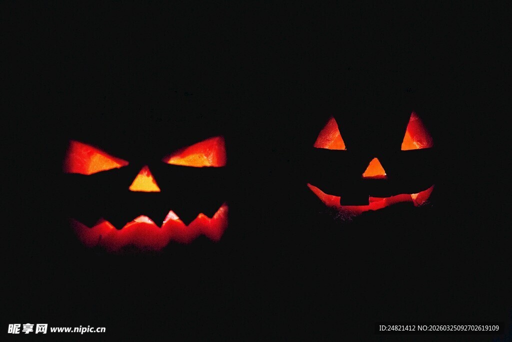 黑暗中的恐怖南瓜灯