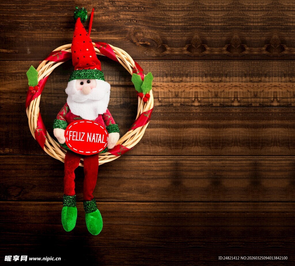 圣诞花环上的可爱圣诞老人
