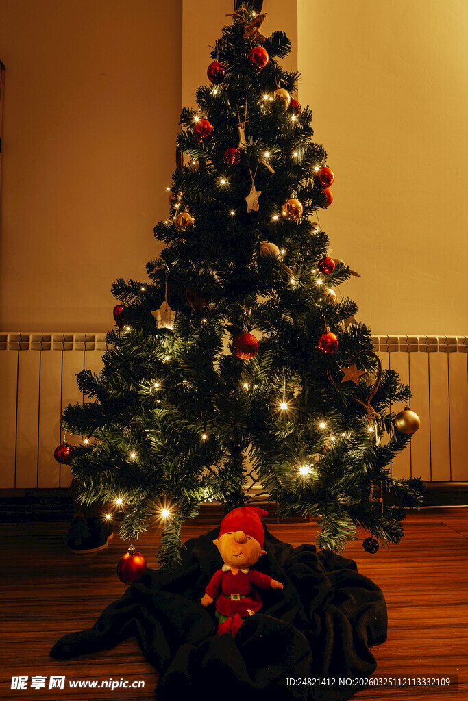 温馨装饰的圣诞树